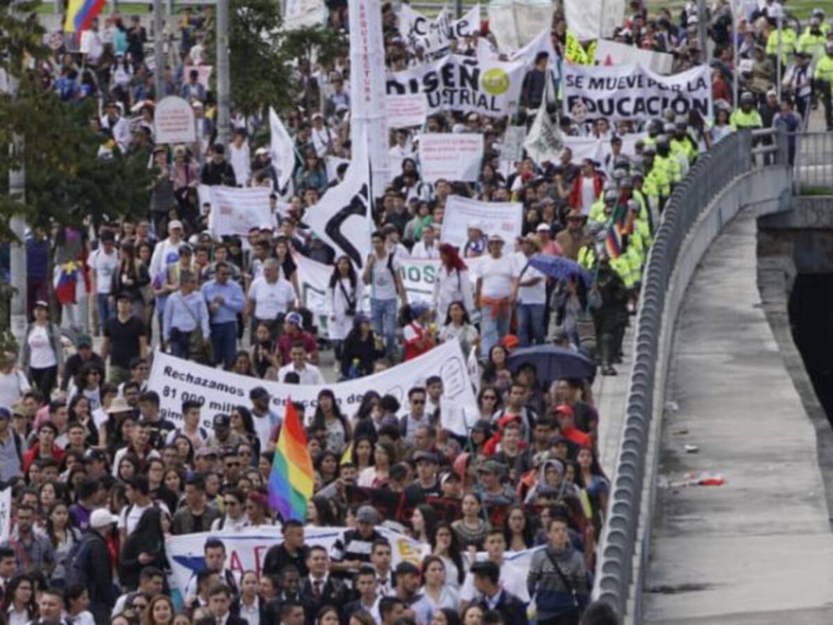 Estudiantes piden no politizar las marchas