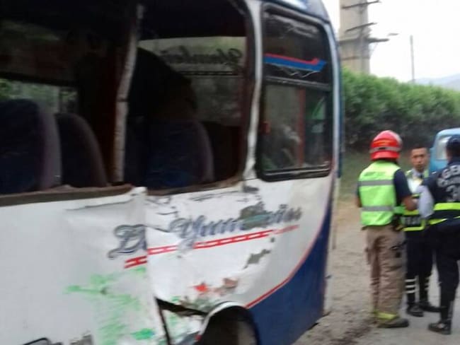 Un muerto y seis heridos deja accidente en la vía a Yumbo