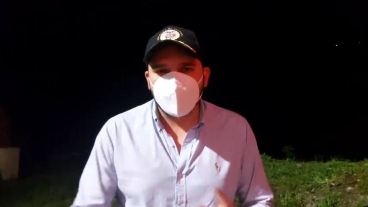 Un extranjero también estaría atrapado en la mina de Neira