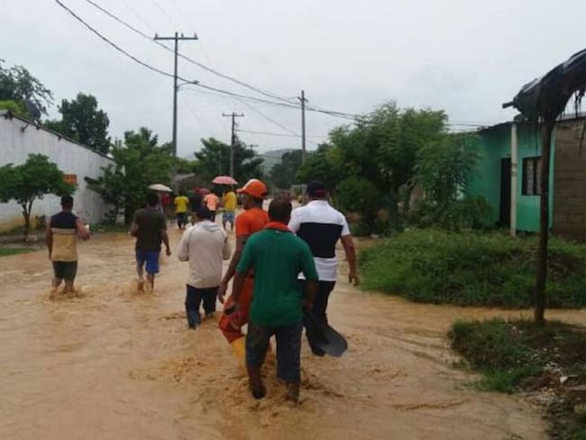Colegio San Vicente, inundado al desbordarse un arroyo en Barranquilla