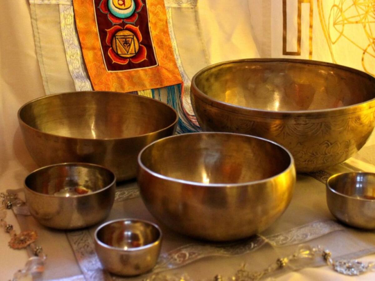 Sonoterapia: cantos binaurales, canalización y paz interior