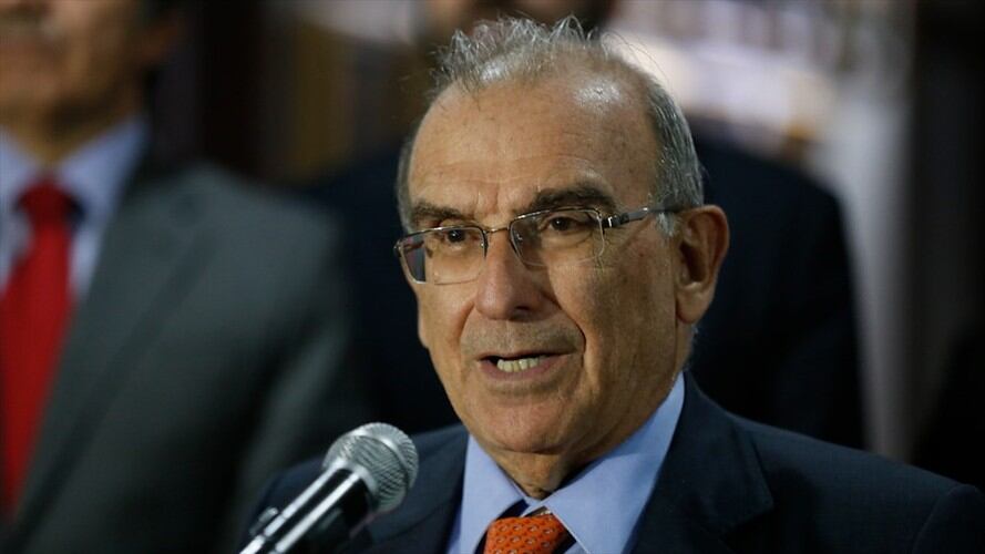 Humberto de la Calle (d), jefe negociador del Gobierno. Foto: Colprensa - Juan Páez