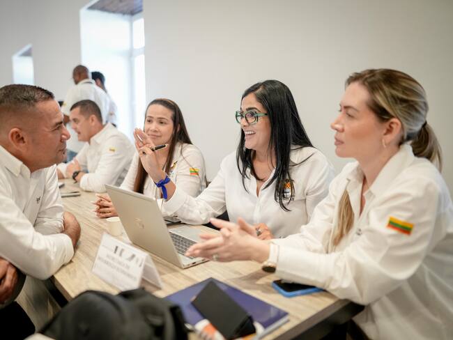 Alcaldes y gabinete de Bolívar: trabajando juntos para sacar adelante proyectos estratégicos