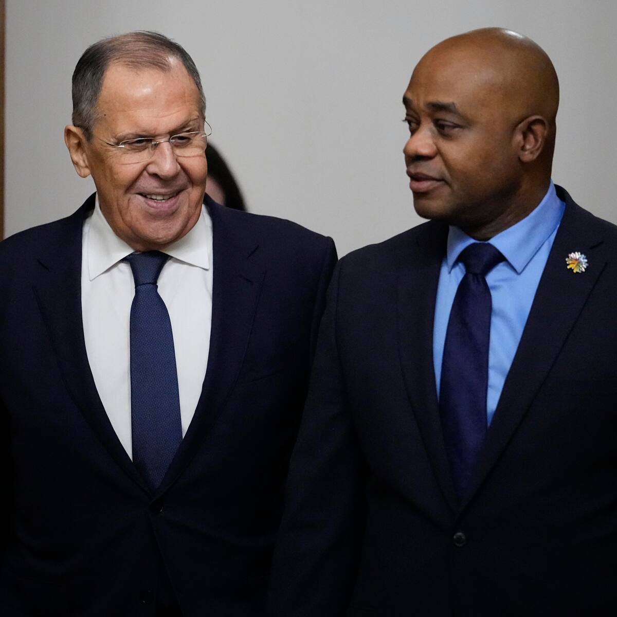 'Rusia está abierta a conversar sobre paz con Ucrania': canciller Murillo desde Moscú