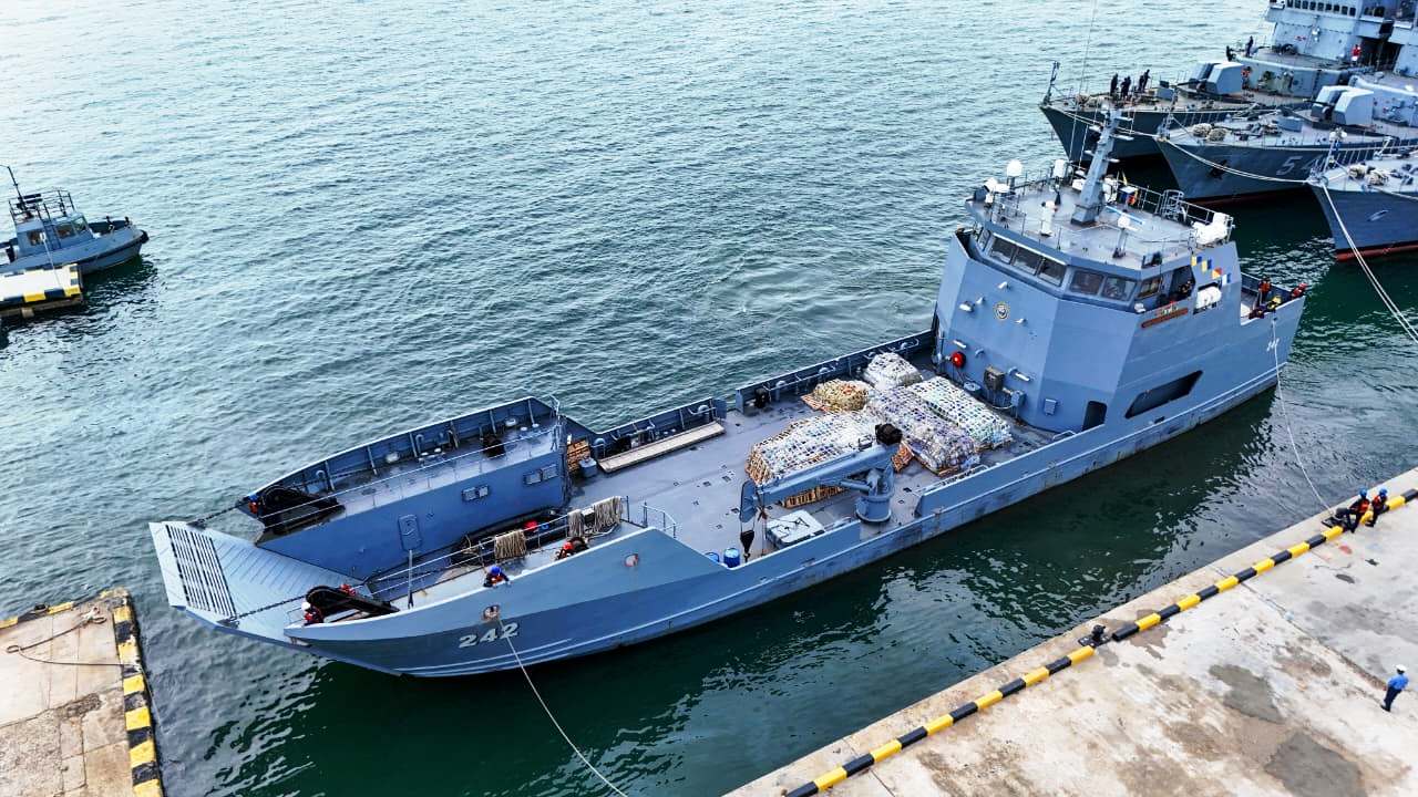 65 toneladas de ayuda humanitaria zarparon desde Cartagena rumbo al Chocó