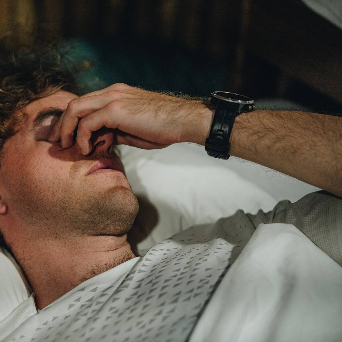 ¿Qué significa que una persona se despierta llorando? Psicólogos analizan: estrés y duelos sin resolver