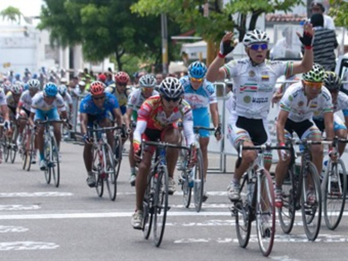 Camilo Ulloa ganó en Girardot la tercera etapa de la Vuelta de la Juventud