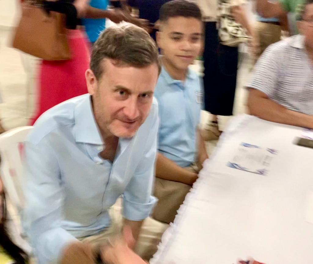 Embajador del Reino Unido en Colombia, George Hodgson, durante su visita en Barranquilla./ Caracol Radio