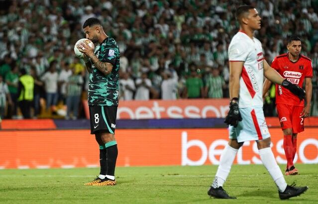 Momento del penal en el partido Nacional vs. América