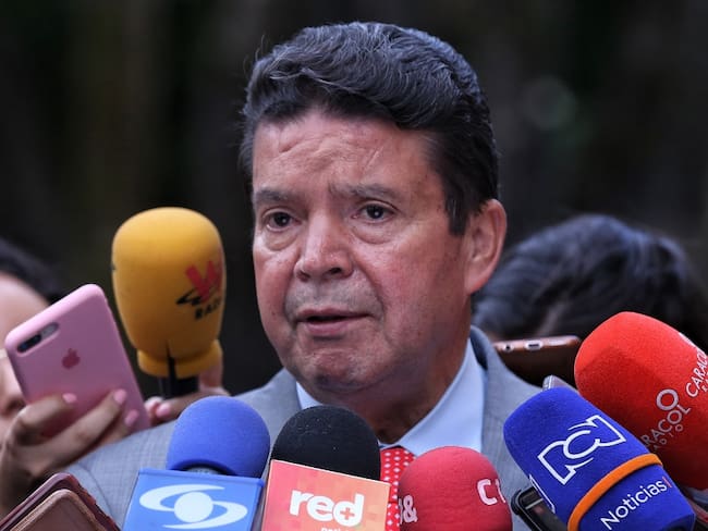 Centrales obreras rechazan baja en salarios y no pago de primas