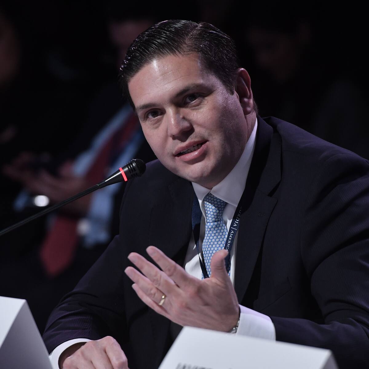 “El Gobierno persigue a periodistas y no enfrenta la criminalidad”: exembajador Pinzón