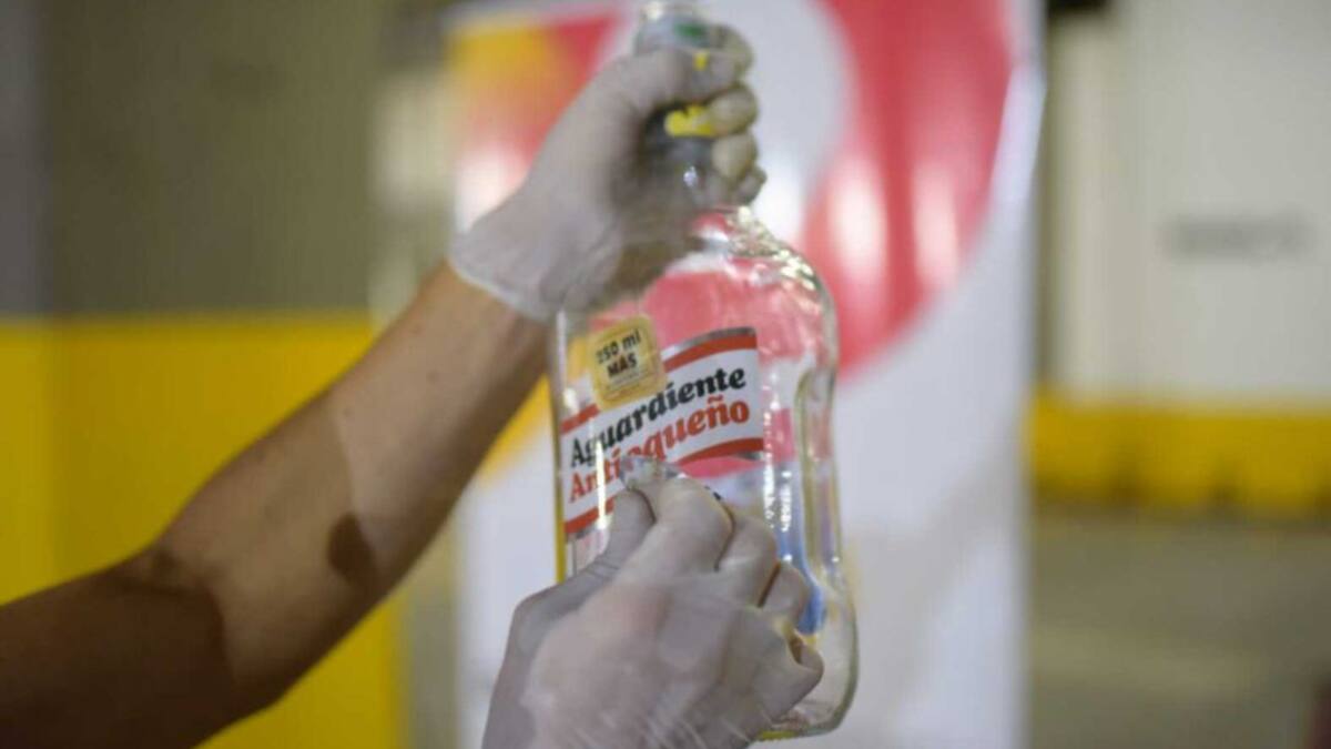 En tres municipios de Risaralda decomisaron mil botellas de licor vacías