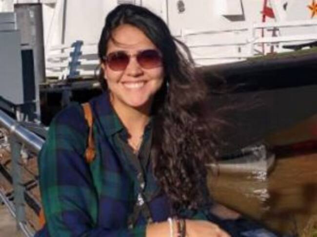 A Carolina le gusta los atardeceres al lado del río Magdalena