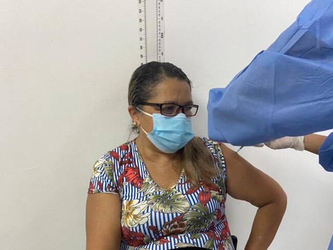 Comenzó el plan piloto de vacunación de maestros.