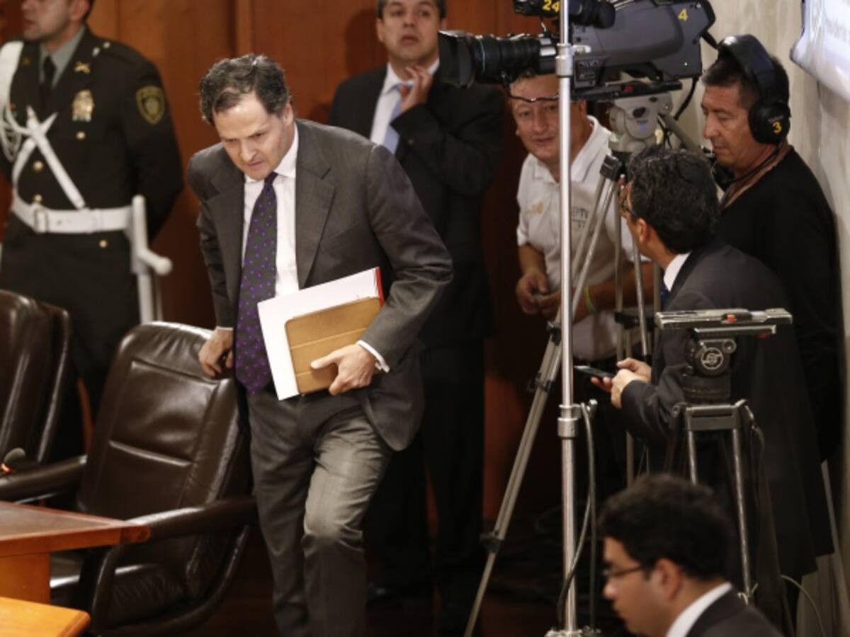Comisionado de paz pide al procurador que se “serene”