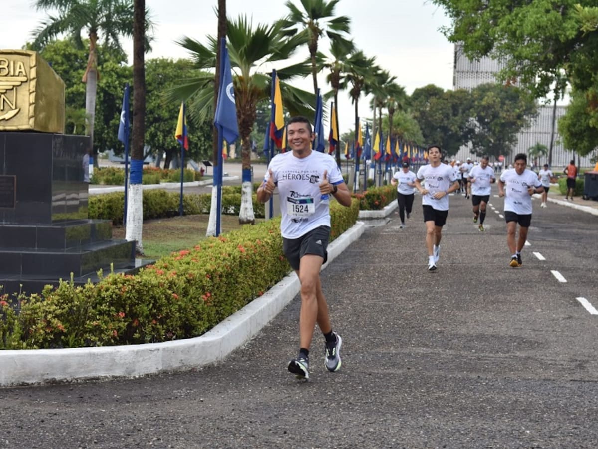 Cartagena corrió por los héroes de la patria en la Escuela Naval de Cadetes