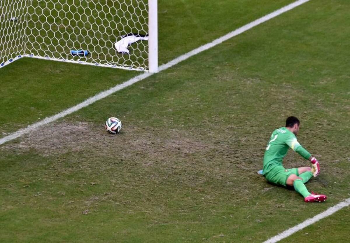 Los goles alemanes los marcaron Thomas Muller (3) y Matt Hummels. Pepe fue expulsado y Cristiano Ronaldo no ha podido marcar diferencia.