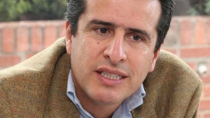 Congresista Luis Fernando Velasco denuncia complot en su contra