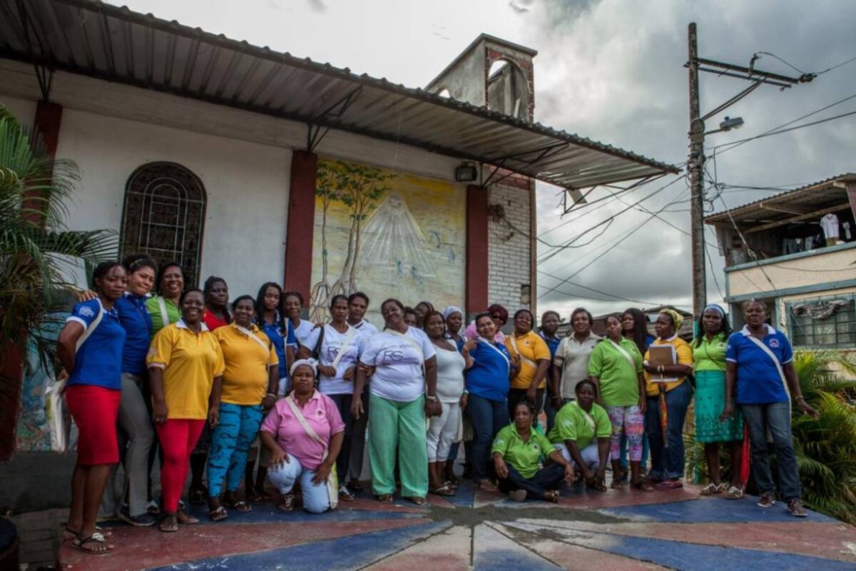 La red 'Mariposas de Alas Nuevas, Construyendo Futuro' es la primera organización colombiana en ganar el premio por atención a los desplazados de Buenaventura.