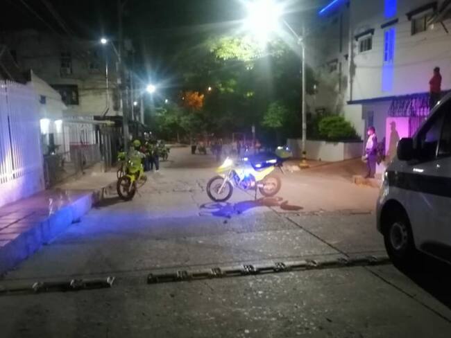 Lanzan granada contra dos policías en medio de persecución en Barranquilla