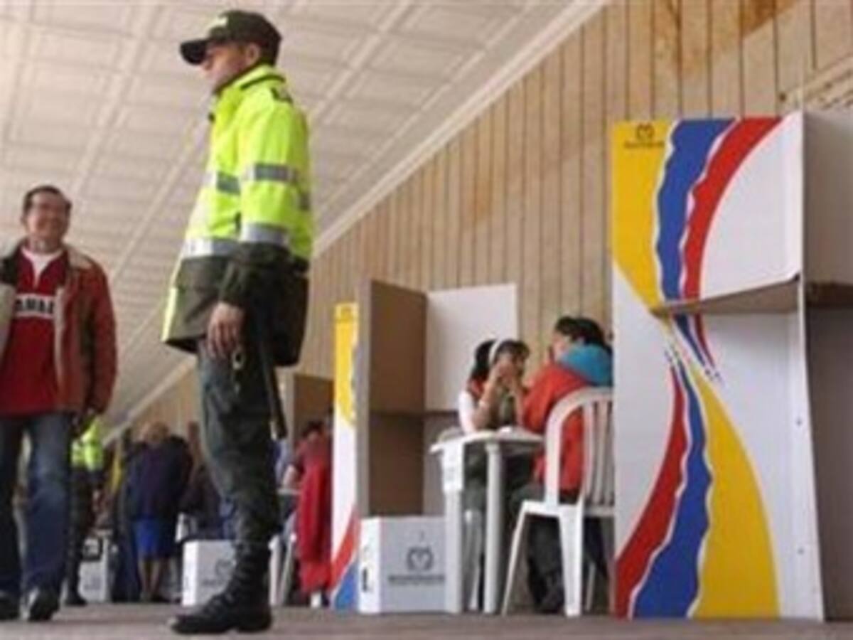 Exparamilitares esperan que el Congreso los habilite para ser elegidos