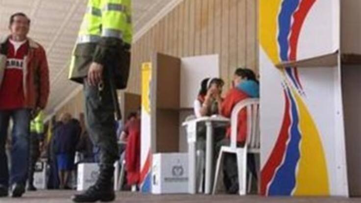 Exparamilitares esperan que el Congreso los habilite para ser elegidos