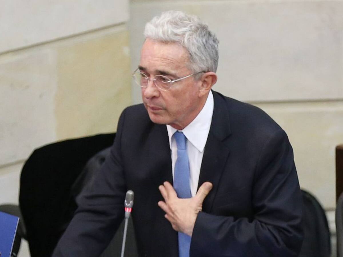 HRW critica carta de expresidentes de IDEA en defensa de Álvaro Uribe