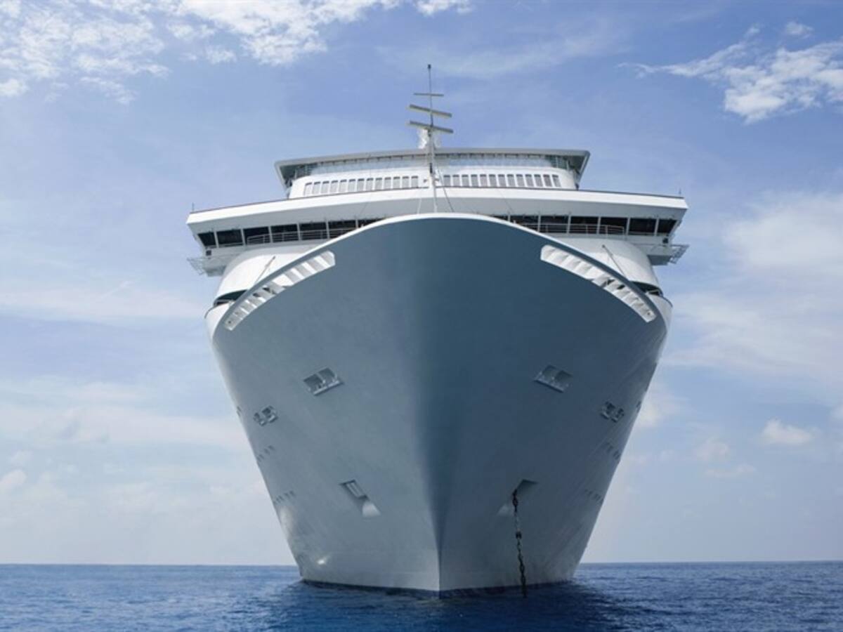 Barcos y cruceros vierten agua contaminada en el océano, según estudio