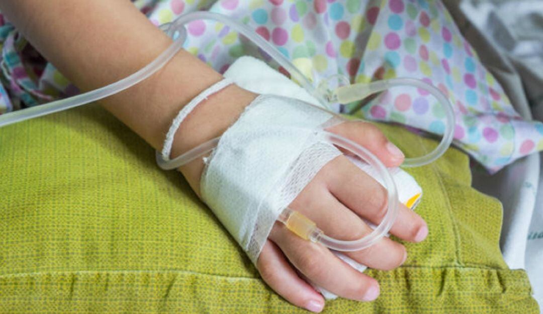 Adelantan las acciones pertinentes con la comunidad para establecer si hay pacientes con síntomas asociados a dengue en la zona. 