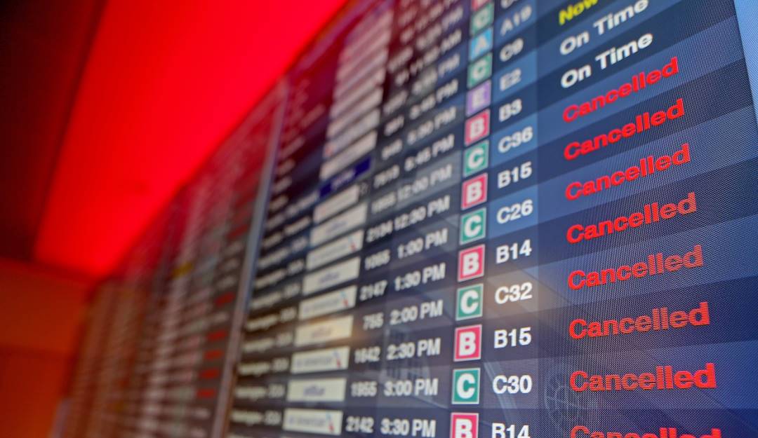 "Air-mageddon" en EE.UU. por retrasos y cancelaciones de vuelos previo al 4 de julio    Foto: Getty