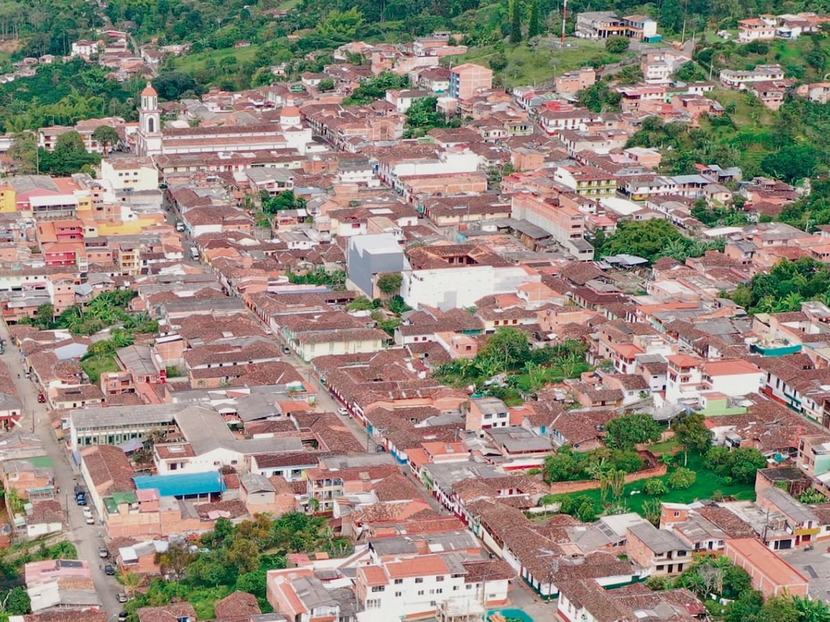 En Támesis, robaron tres vehículos a un contratista de la gobernación y asesinaron a una persona