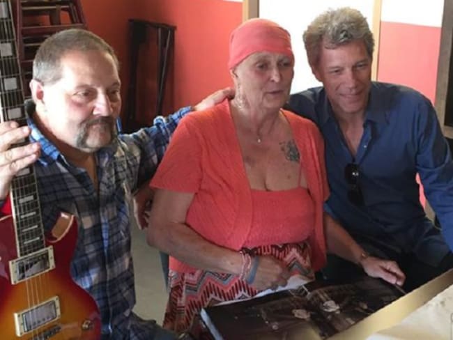 Jon Bon Jovi sorprende a una admiradora con cáncer