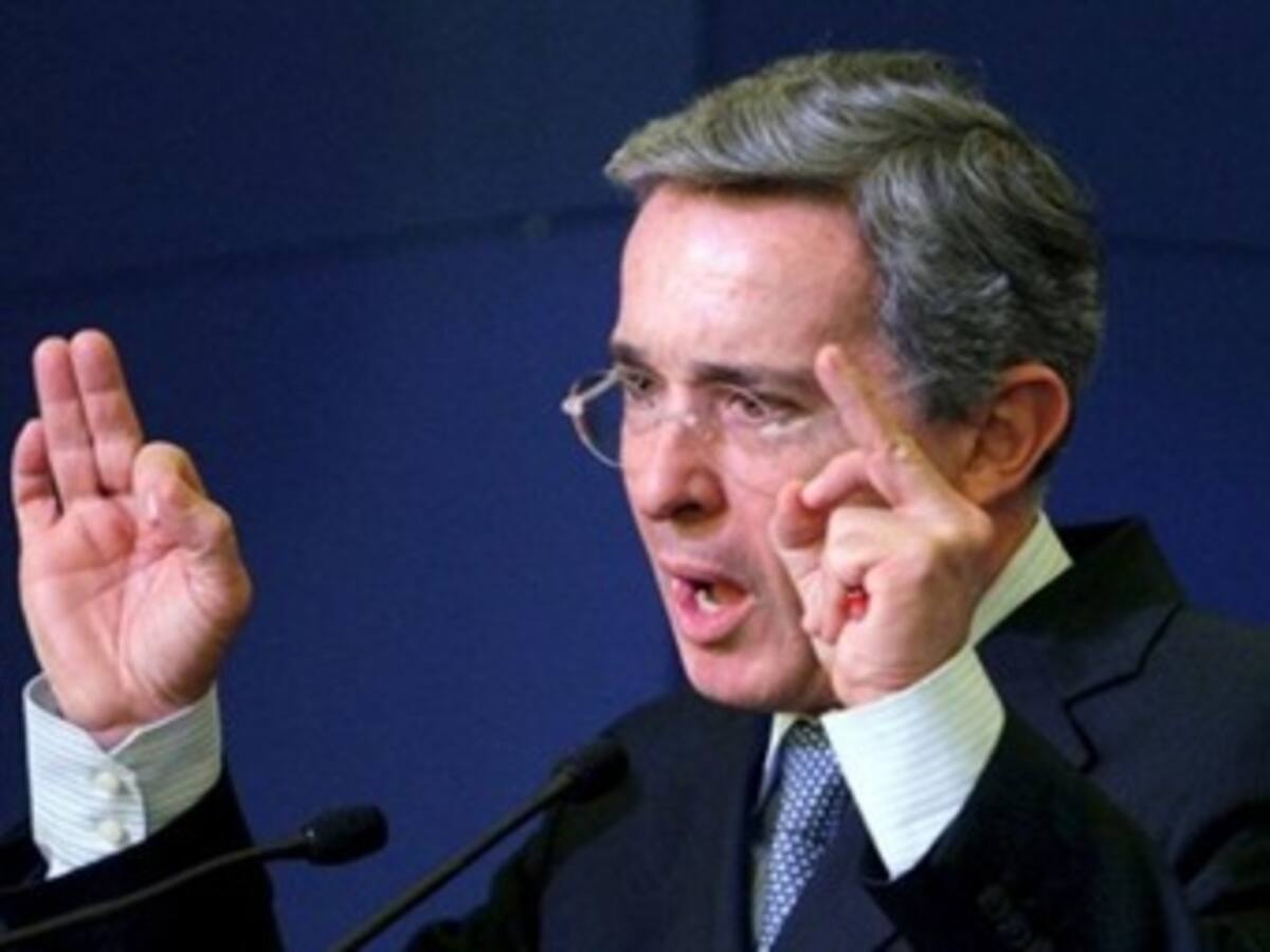 Expresidente Uribe denuncia que en Venezuela lo acusan de planear atentado a Londoño