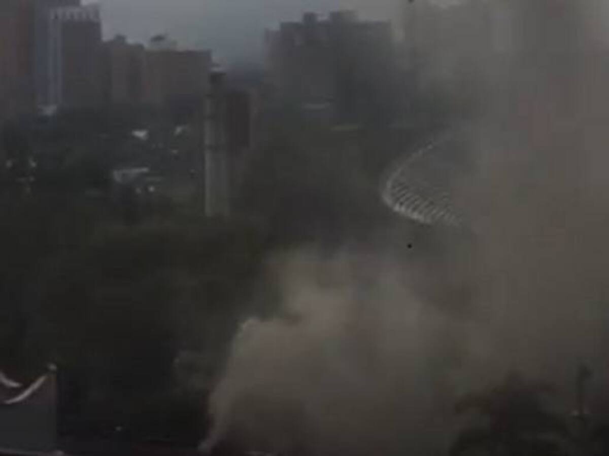 Controlan incendio en locales comerciales del Estadio Atanasio Girardot