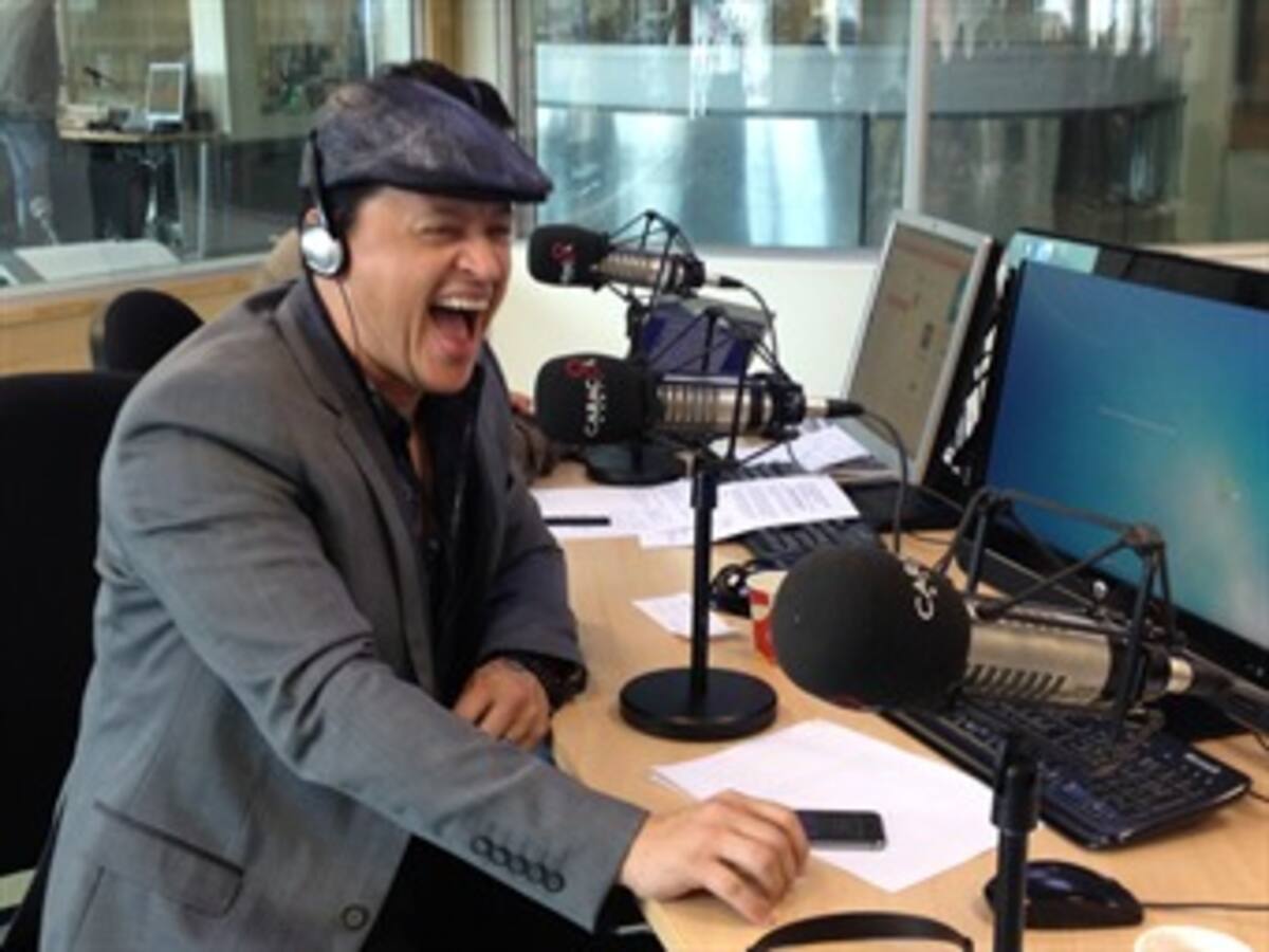 Elvis Crespo presenta nuevas versiones de "Sopa de Caracol"
