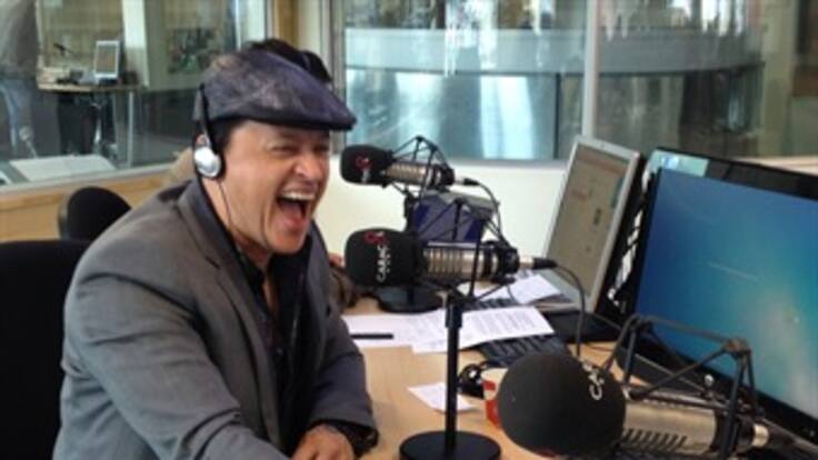 Elvis Crespo presenta nuevas versiones de "Sopa de Caracol"