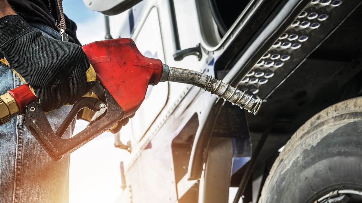 Alza en la gasolina: así pueden las empresas de carga reducir el consumo de combustible en un 10%