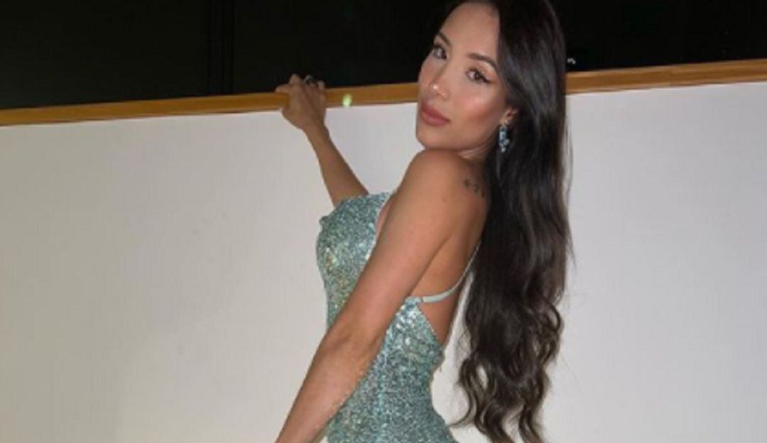 ¡Candente! Luisa Fernanda W luce vestido rojo para sus seguidores