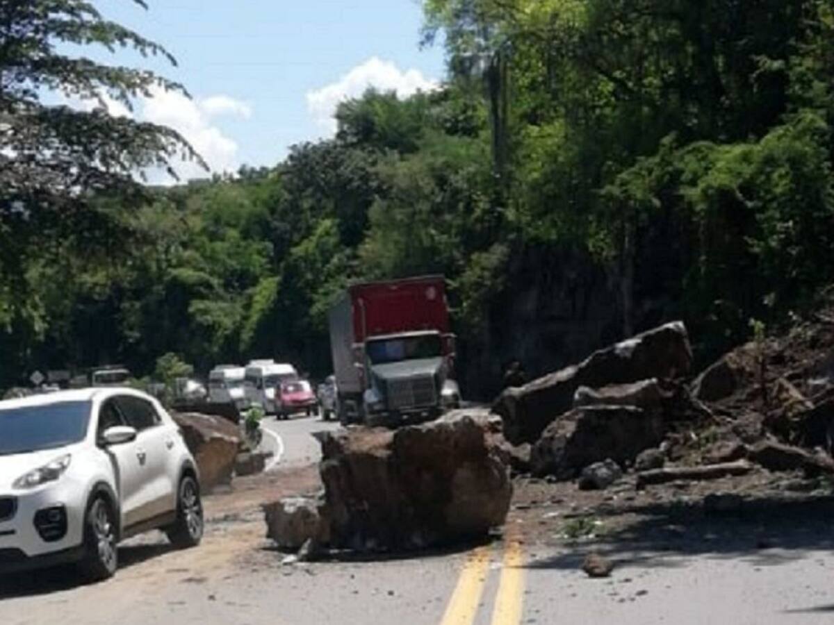 Movilidad restringida en la vía San Gil - Socorro