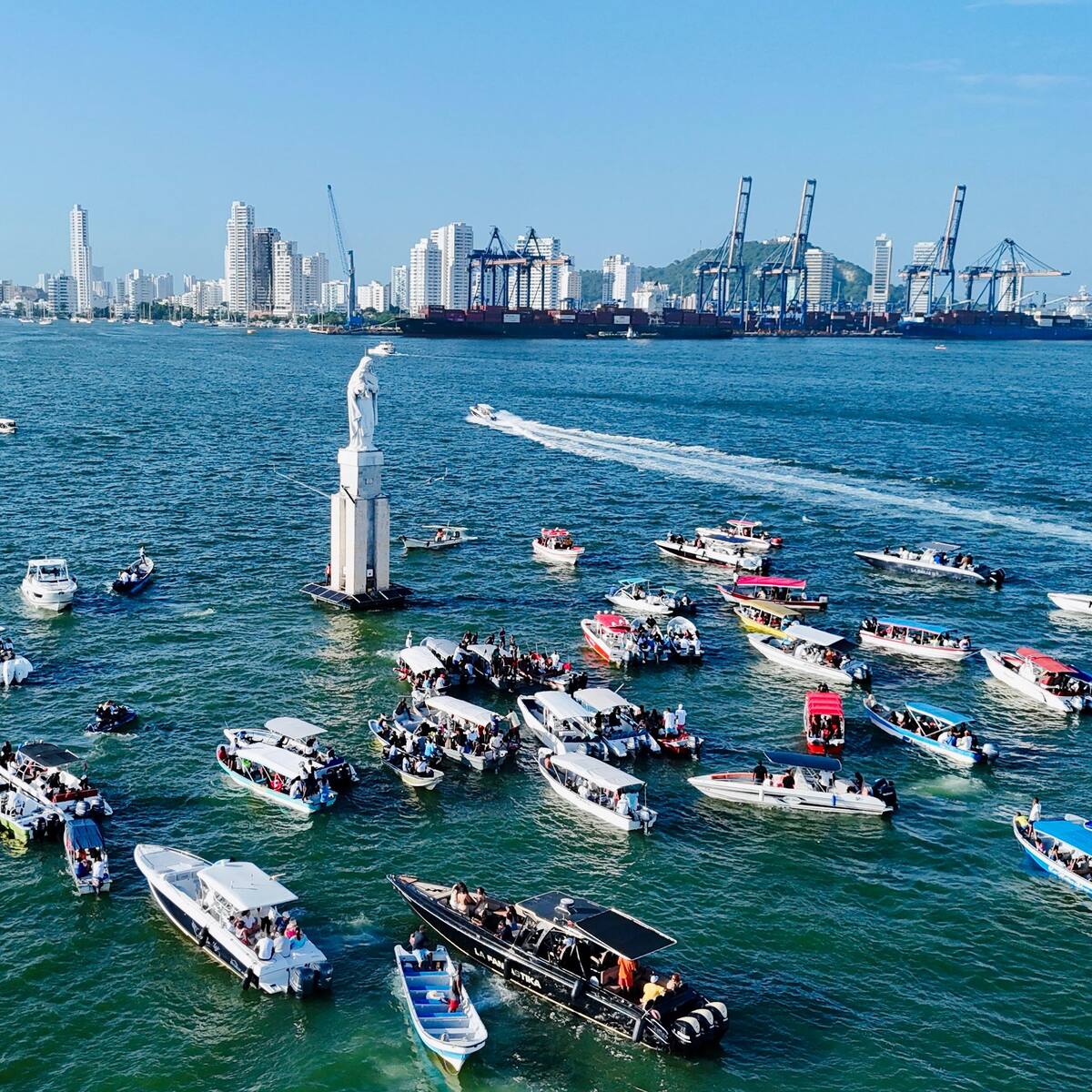 Homenaje a la Virgen del Carmen en la bahía de Cartagena