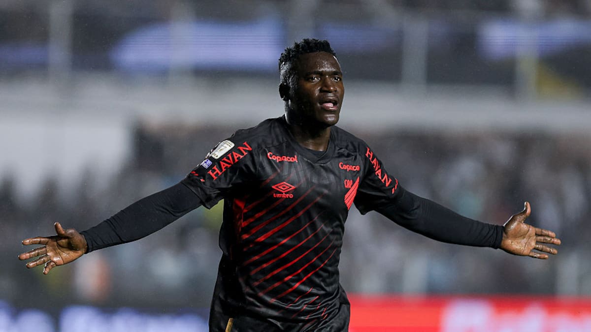 Kevin Viveros marca doblete con Paranaense y es máximo goleador del Brasileirao: Así va la tabla