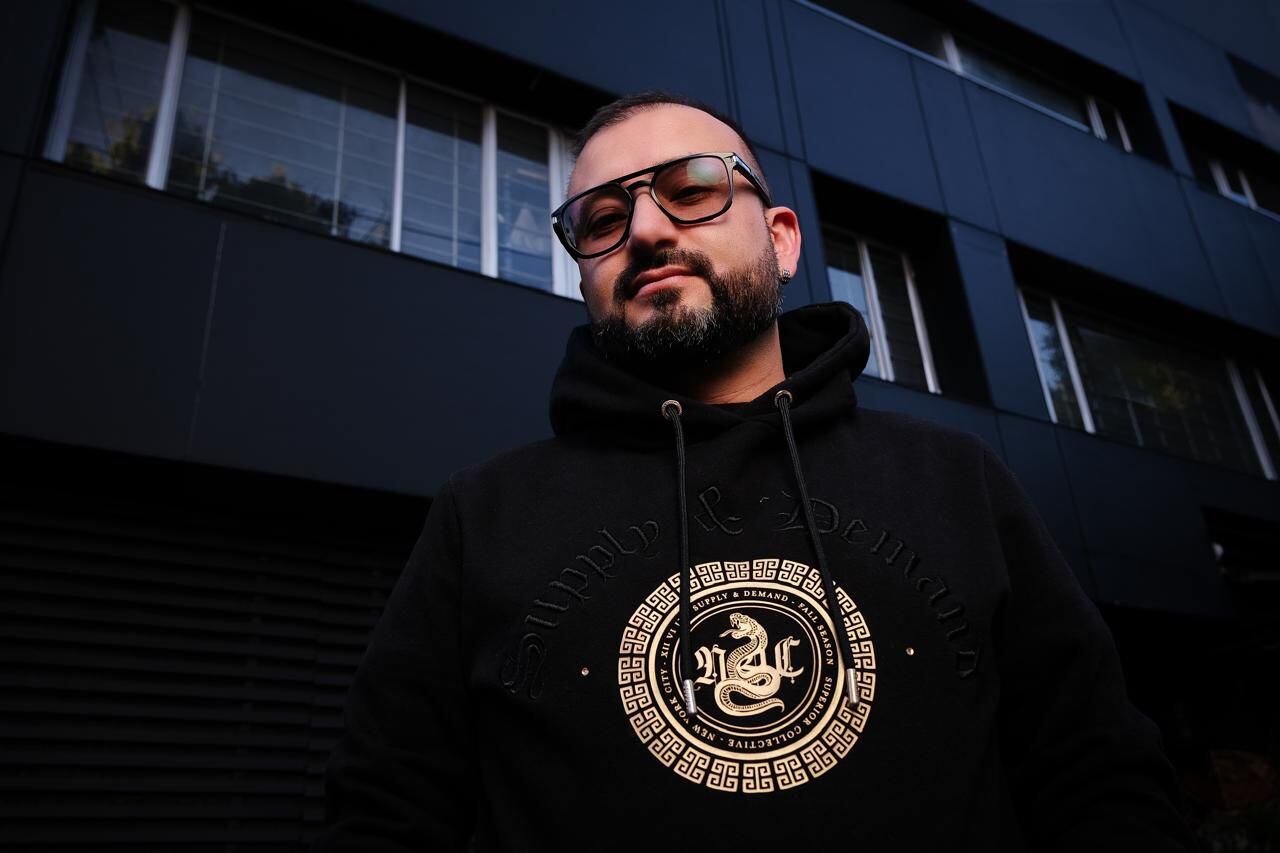 Edwink Cadena: Un Maestro del Tatuaje en Sombras y Realismo