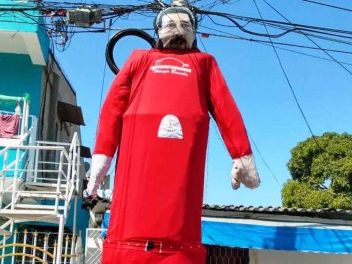 Nicolás Maduro, el 'muñeco de año viejo' más grande de Cartagena