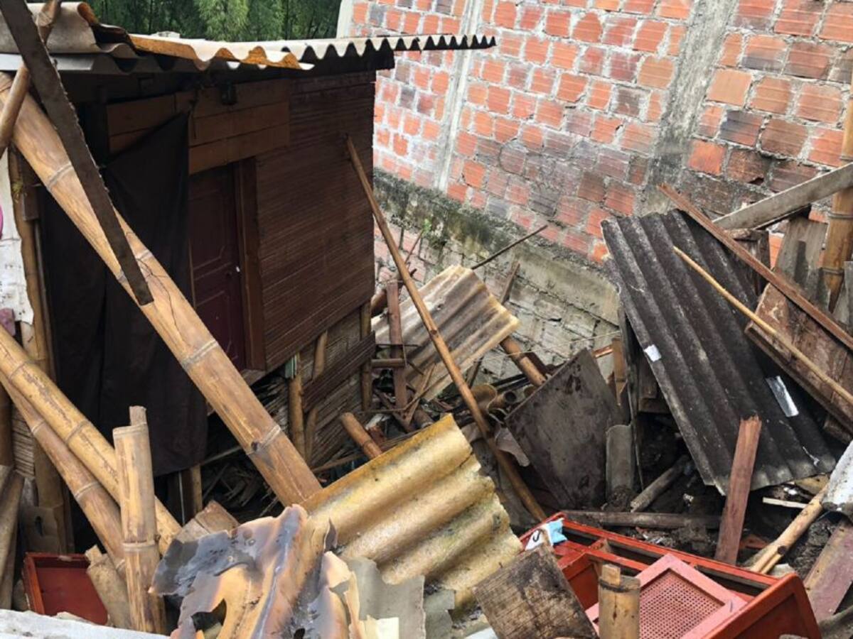 Tres personas afectadas tras el colapso de una vivienda en Chinchiná