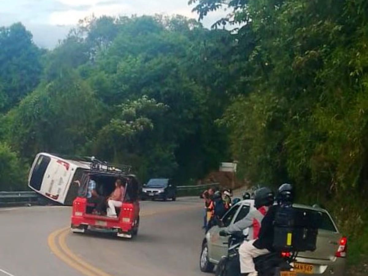 Accidente en la vía La Mesa-Mosquera deja nueve personas heridas y una fallecida