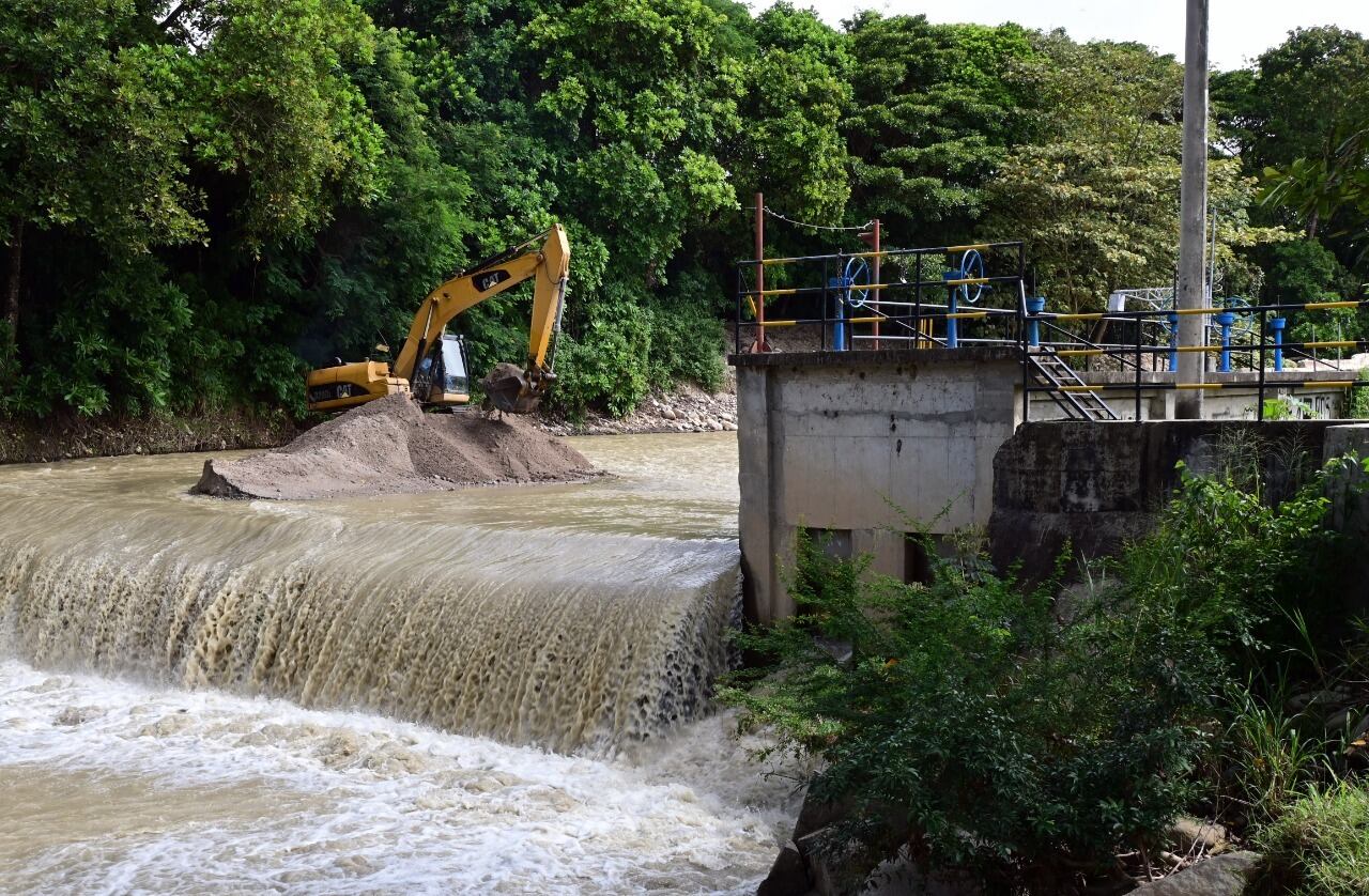 Ante la situación las autoridades piden a la comunidad hacer uso racional del agua durante época de invierno.