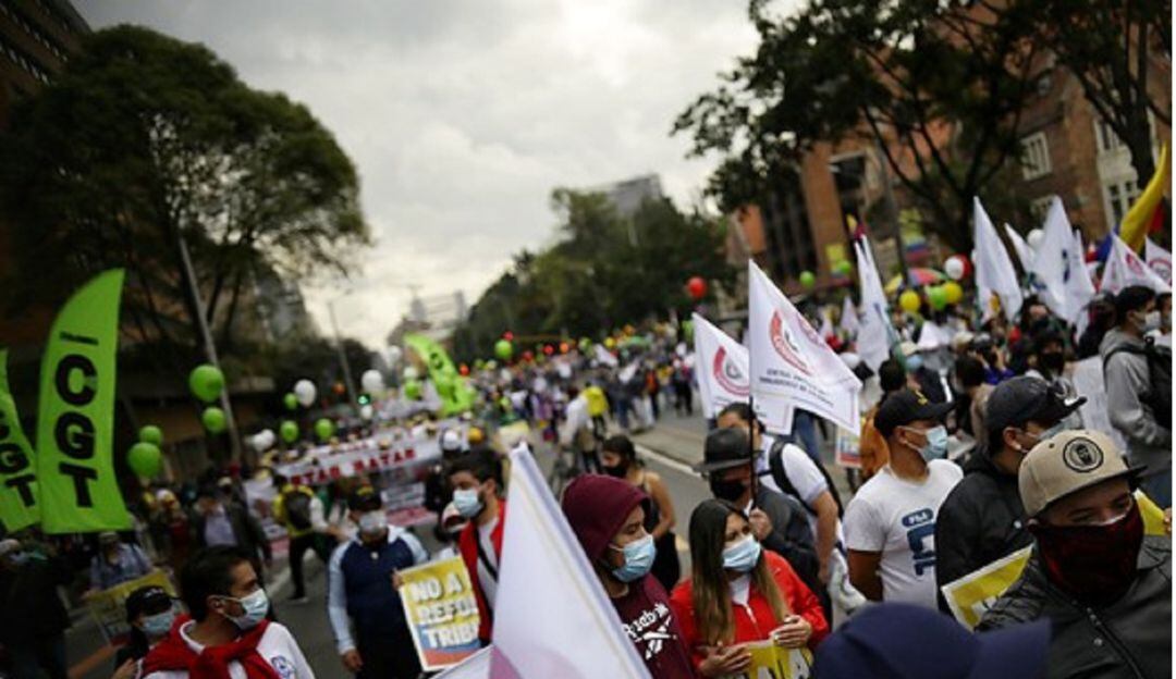 Continúan las marchas