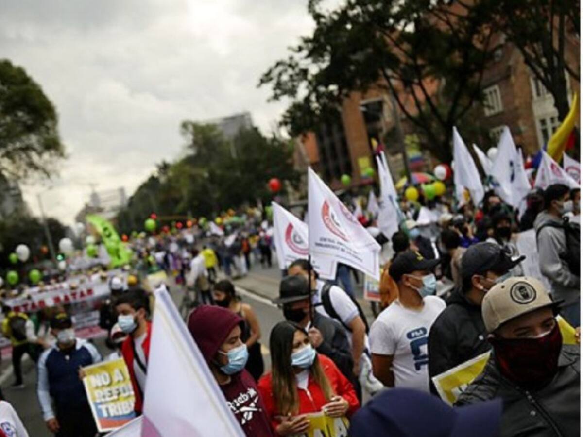 Movilizaciones y marchas no pararán en el país: centrales obreras