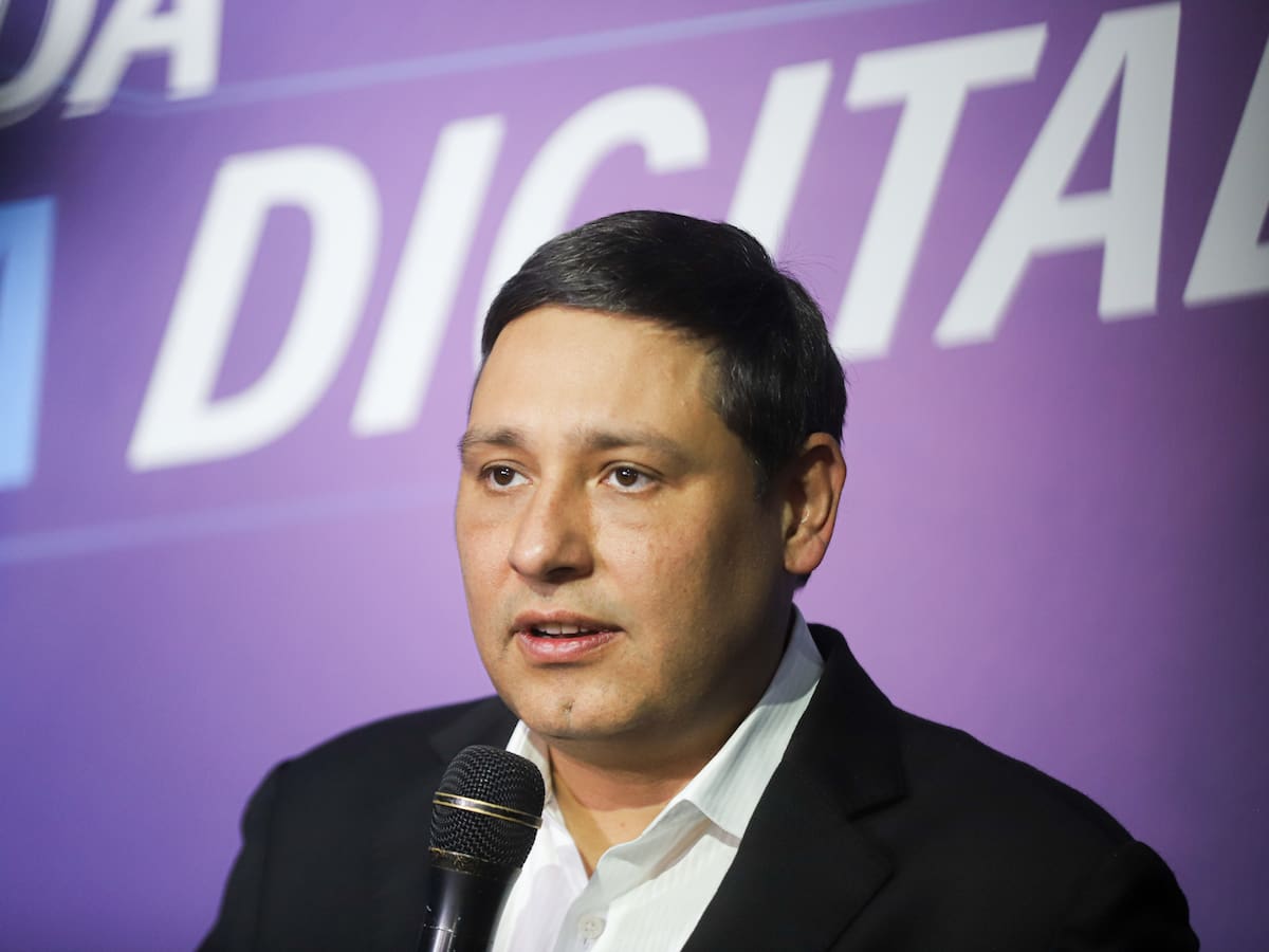 Exministro Mauricio Lizcano anuncia que será candidato presidencial para el 2026