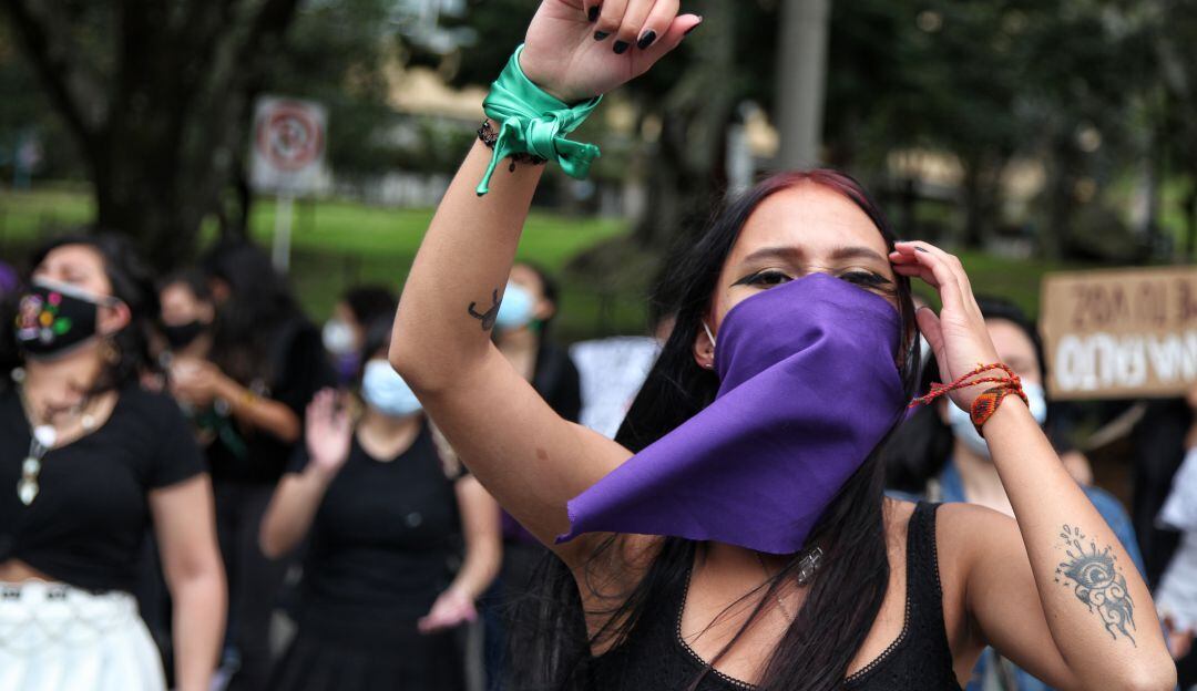 La Defensoría del Pueblo denuncia presuntos abusos contra mujeres en medio de protestas
